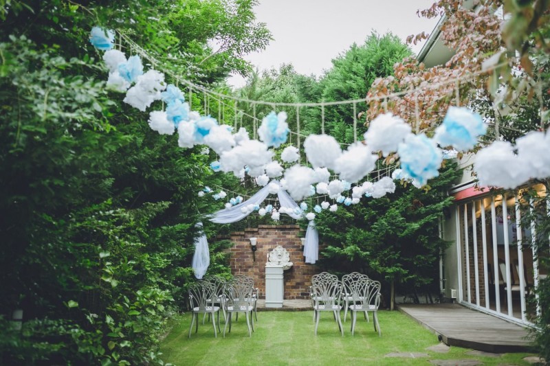 田舎にポツンとある綺麗なチャペル 一日でお昼の晴れた時間帯と夜の時間帯の二回を撮影しました 妊 口コミ 評判 費用 アールベルアンジェチャペル 嵯峨野 京都府でフォトウェディング探すならphotorait