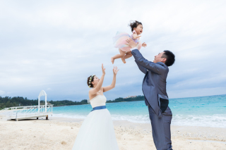 OKINAWA ワタベウェディング_アドバイス写真