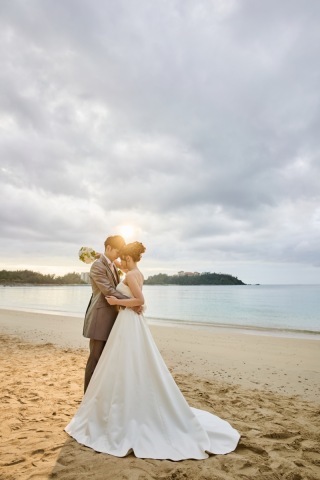 OKINAWA ワタベウェディング_アドバイス写真