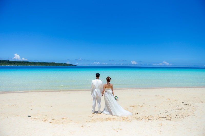真っ青な海と最高な天気の中でのフォトウェディング_5024_投稿写真_3