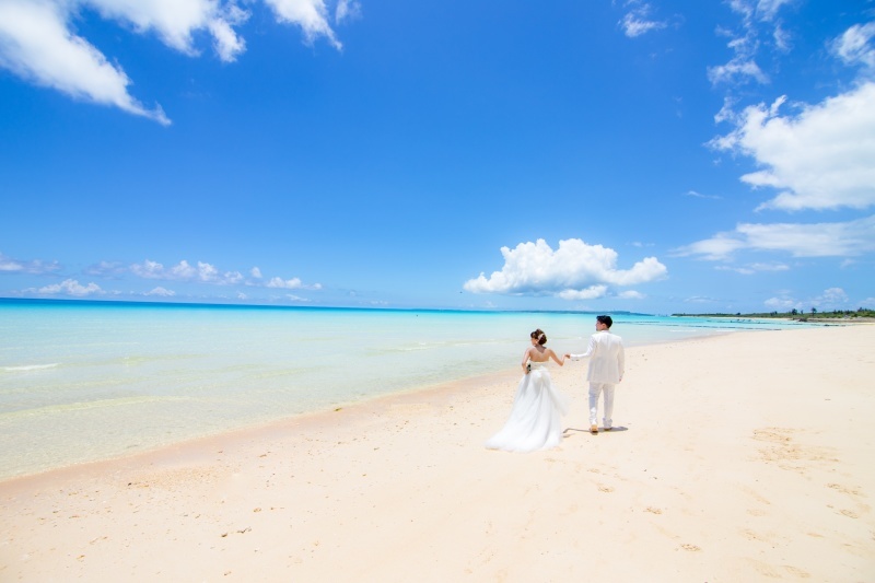 真っ青な海と最高な天気の中でのフォトウェディング_5024_投稿写真_1