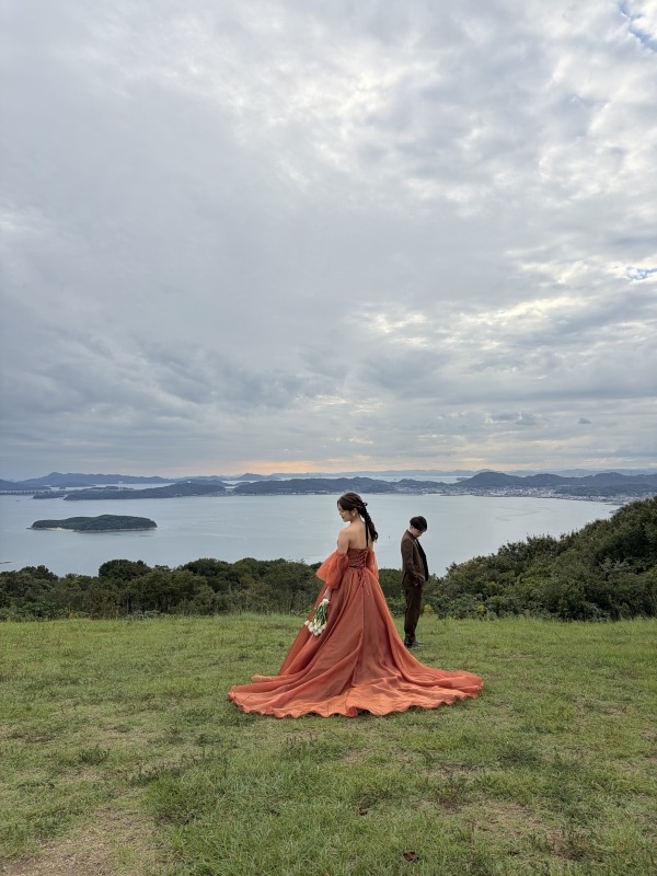 お洒落な衣裳とヘアメイクで自然体なロケーションフォトが叶う_52716_投稿写真_1