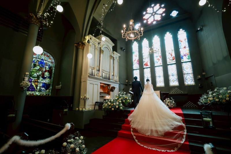 ステンドグラスの素敵な教会と庭園撮影ができて大満足！_53543_投稿写真_1