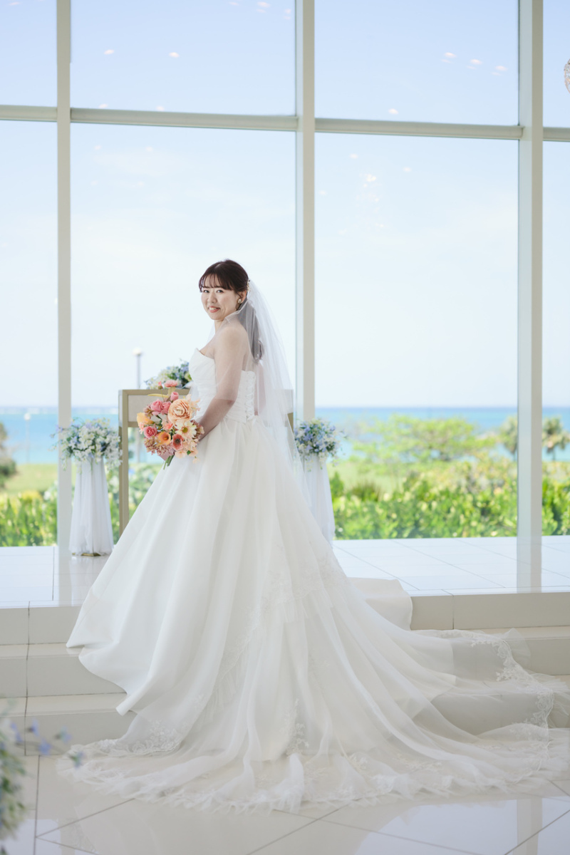 青い海に純白ドレスで映える！ビーチもチャペルもよくばれる！_54456_投稿写真_1