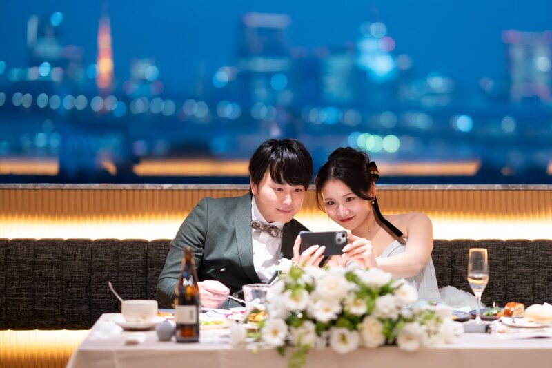 フォトウェディングだけじゃ物足りない?家族との会食まで楽しむ結婚式