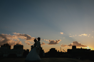夏におすすめ！　夕暮れと夜景で演出するロケーションフォト