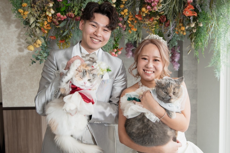 ペットも大切な家族だから。ペットと映るほんわかウェディングフォト