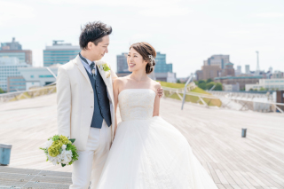 横浜のスポット「大桟橋」で撮りたい！　ウェディングフォトアイディア