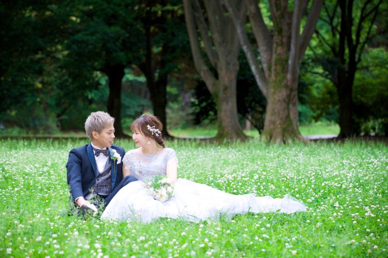 春のムードを堪能!「昭和記念公園」のお花畑でフォトウェディングを