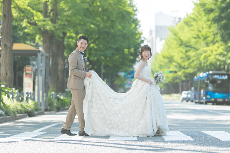 白ドレスで華やかに！