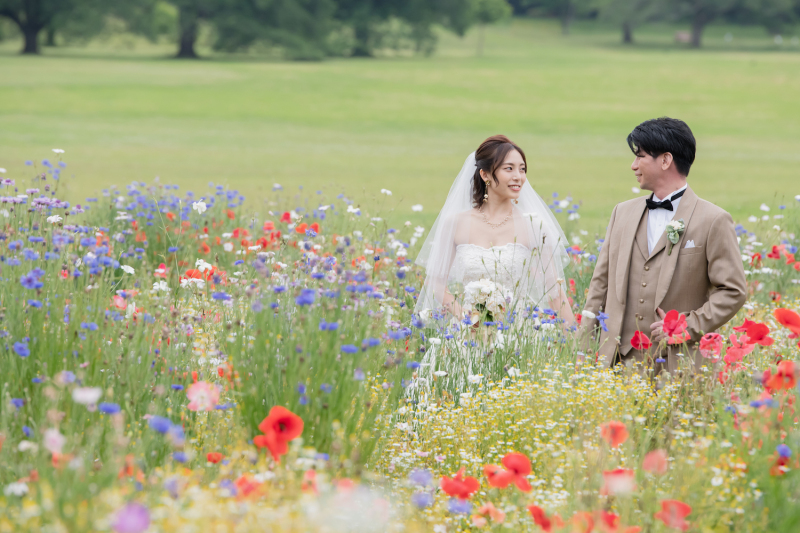 春のムードを堪能!「昭和記念公園」のお花畑でフォトウェディングを