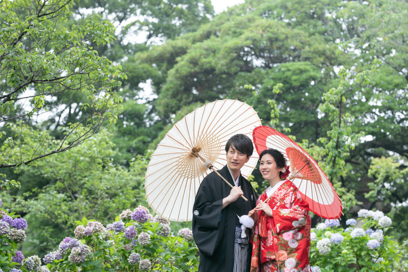 新緑とウェディングドレスの美しさを楽しもう