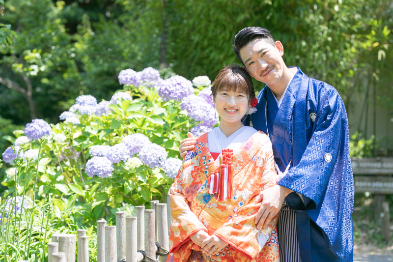 新緑とウェディングドレスの美しさを楽しもう