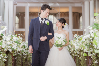 結婚式のような写真を