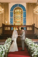 ロングベールが素敵な一枚♪チャペルでのバックショット