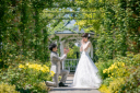 港の見える丘公園でお花に囲まれた撮影**