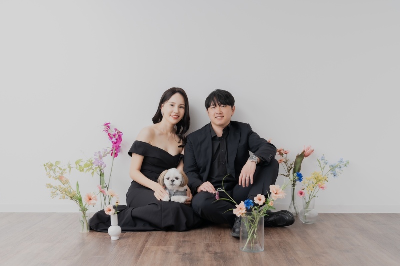 ペットも大切な家族だから。ペットと映るほんわかウェディングフォト