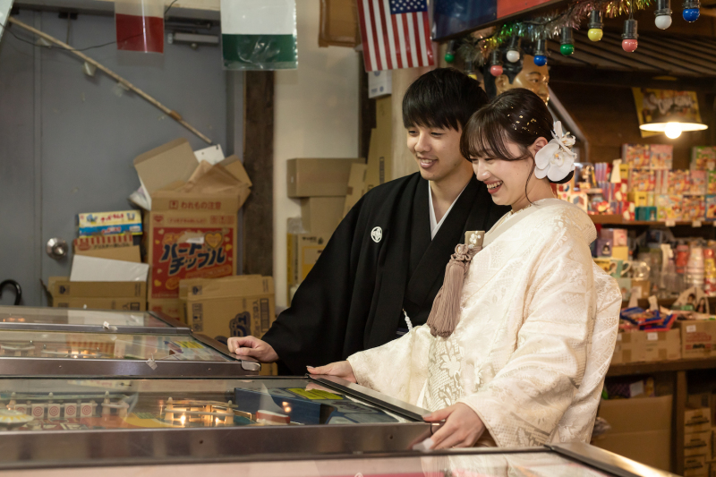 婚約中カップルに！　一生の宝物にしたいふたりの記念写真アイデア