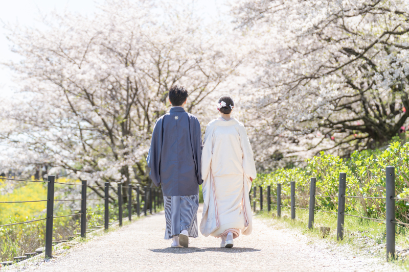 婚約中カップルに! 一生の宝物にしたいふたりの記念写真アイデア