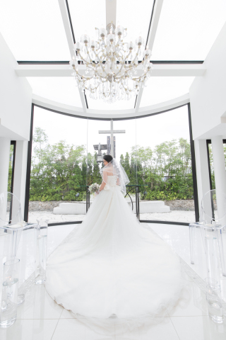 フォトウェディングでも変わらずの人気の純白のウェディングドレスその起源と意味は？