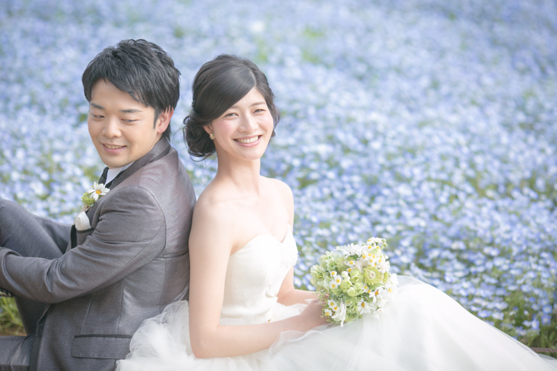 春の花畑でフォトウェディングを楽しむためのアイデア3つ