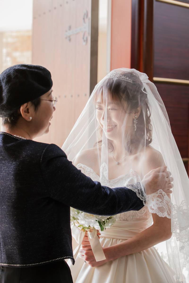 姿勢と歩き方、写真写りをマスターしてカッコいい新郎に！