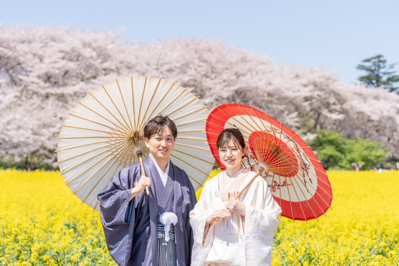 婚約中カップルに! 一生の宝物にしたいふたりの記念写真アイデア