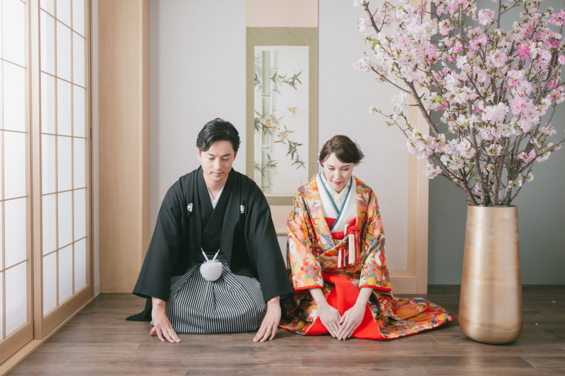 婚礼衣装「色打掛」に込められた意味とは？　柄の由来もチェックしよう