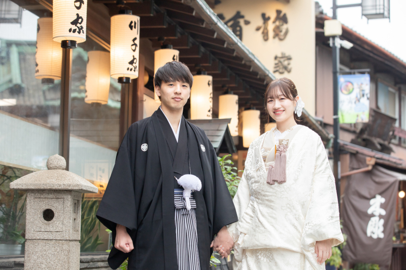 婚約中カップルに！　一生の宝物にしたいふたりの記念写真アイデア