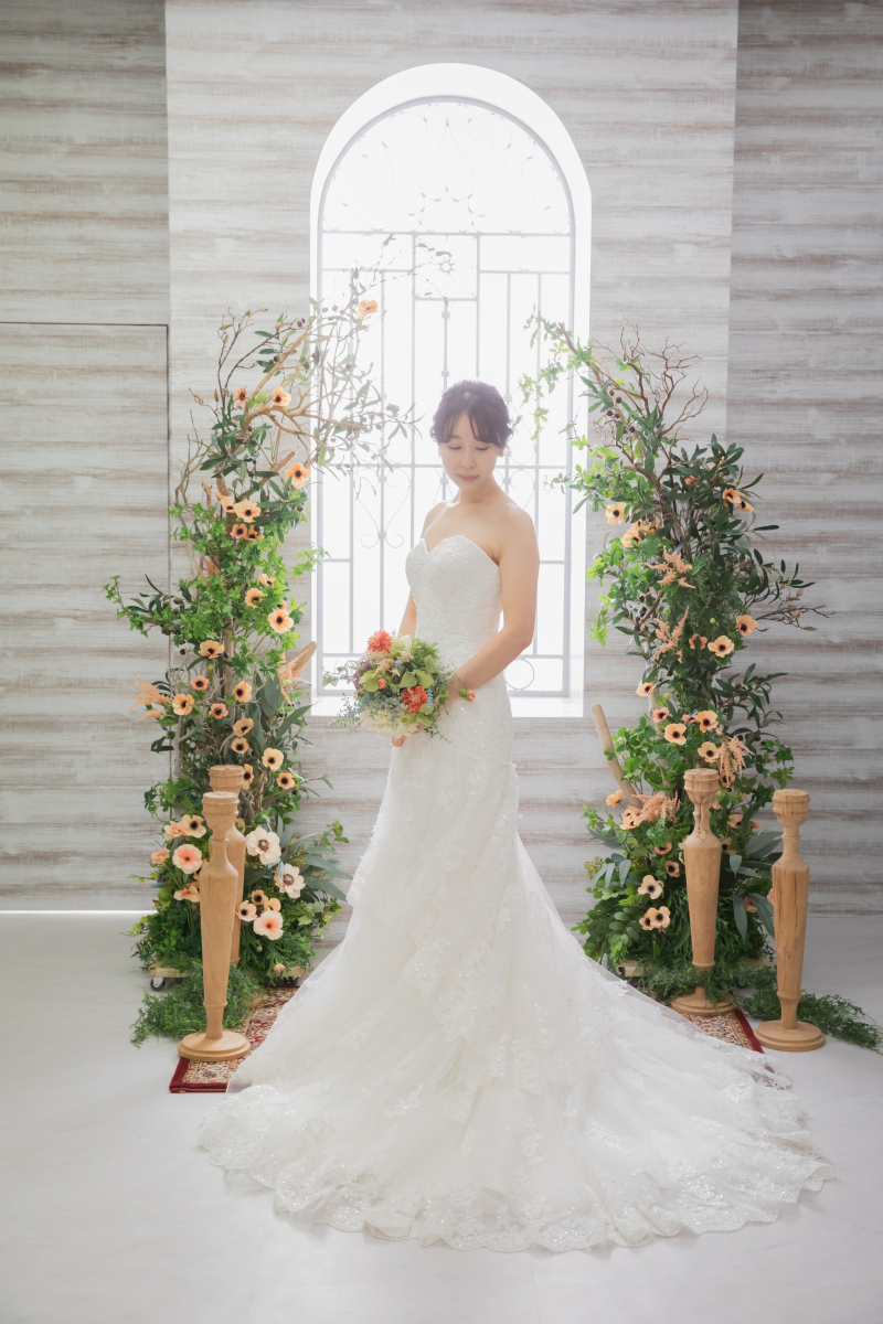日本でウェディングドレスが広まったのはいつから?