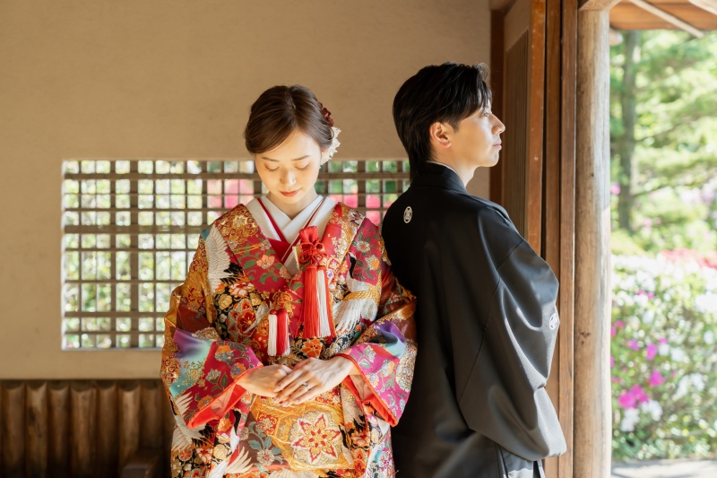 和装姿を美しく見せる！　ウェディング写真撮影時の「姿勢」のポイント