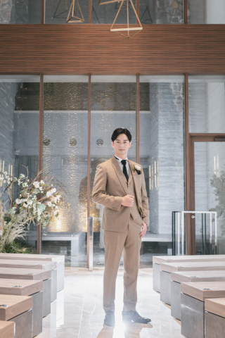 姿勢と歩き方、写真写りをマスターしてカッコいい新郎に！