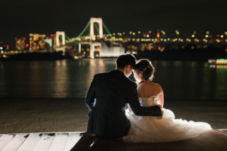 ウェディングフォト前撮りにおすすめ！　「ナイトフォト」の魅力とは？