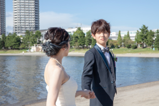 姿勢と歩き方、写真写りをマスターしてカッコいい新郎に!