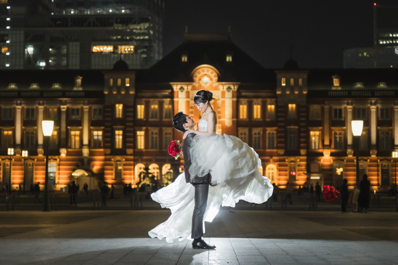 東京駅周辺エリアで撮影する、ナチュラルで上品なウェディングフォト
