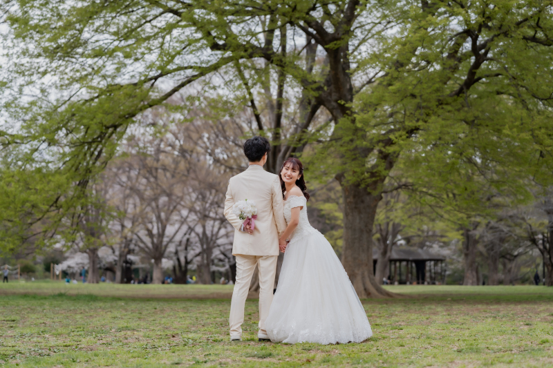 人気の「純白のウェディングドレス」　その起源と意味は？