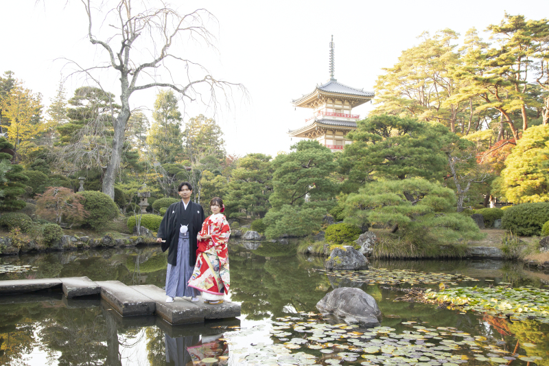 姿勢と歩き方、写真写りをマスターしてカッコいい新郎に！