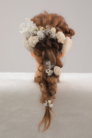 当店販売用髪飾りを使用したヘアアレンジのご紹介☆ネイルチップも販売中♪