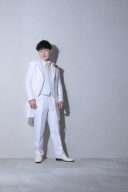 本日は旦那様のタキシードをご紹介！！