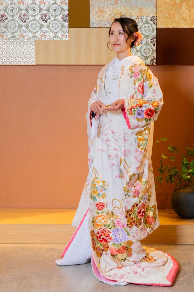 当店で人気のお衣裳をご紹介 色打掛編