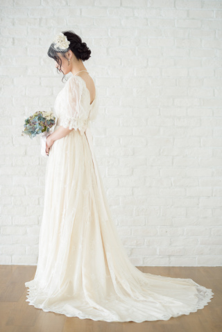 アンティークな雰囲気が大人かわいい!ヴィンテージドレスについて