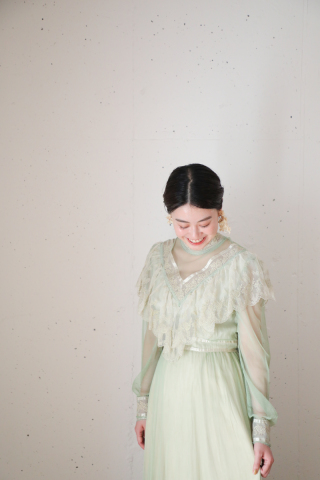 ナチュラルウエディングにおすすめヴィンテージカラードレス♪