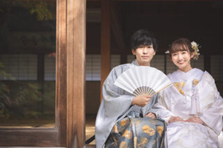 白無垢に映えるゴールドがおしゃれ!コーデ5選