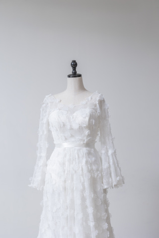 新作衣装のご案内*