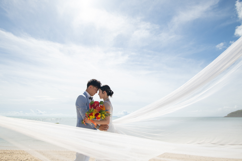 一度の撮影で白ドレスもカラードレスも着たい♪ドレス追加が可能です！！