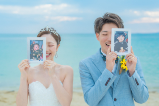 思い出の品物やおふたりらしいアイテムと共に撮影可能です！