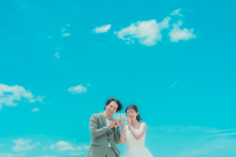 青い透き通るビーチと南国グリーンで沖縄を感じる撮影もいかがですか？？