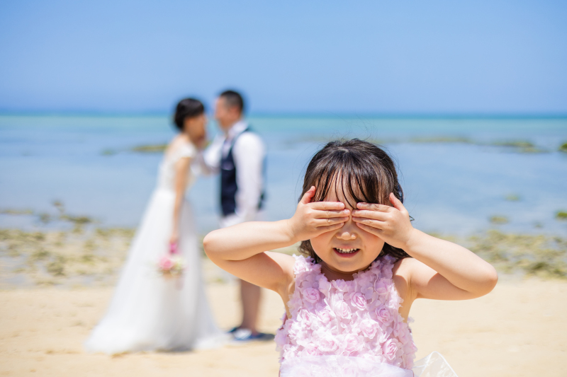【夏にピッタリ】ドレスとタキシードのまま海へどうぞ♡人気のウォーターイン撮影！