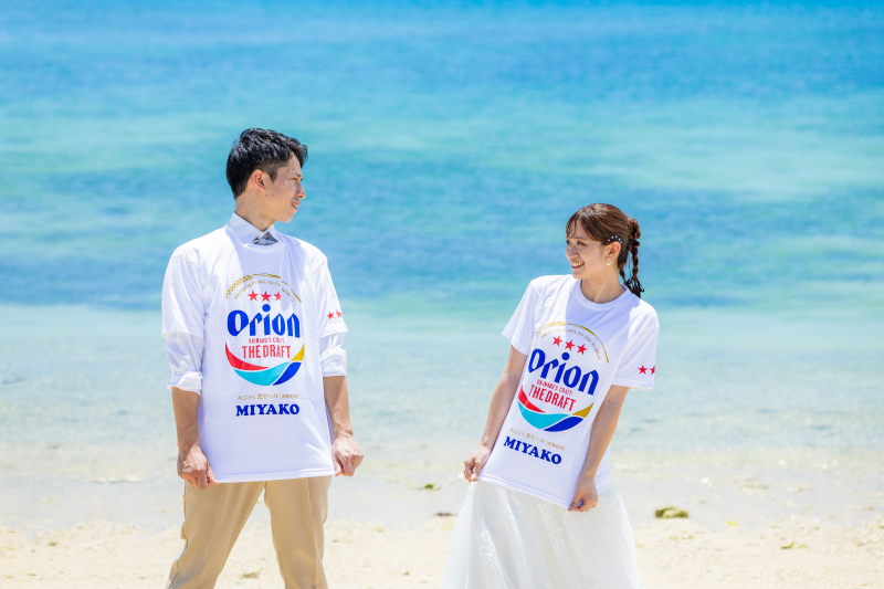 【海の見えるチャペルのご紹介】チャペル内から沖縄の美しい海を眺めることができます
