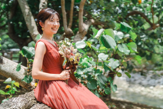 【衣装の追加料金は一切不要】サロンにある全ての衣装から自由に選ぶことができます！